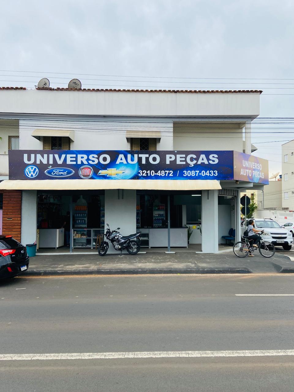 Fachada da loja Universo Auto Peças em Uberlândia